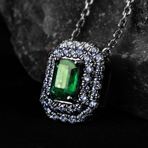 Złoty naszyjnik z naturalnym szmaragdem i diamentami "Afghanistan emerald"