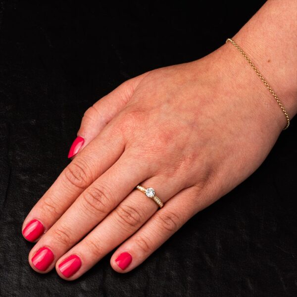 Złoty pierścionek z naturalnym szafirem i diamentami ,,Na Zawsze"